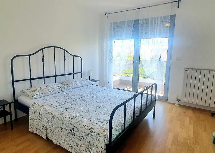 Deluxe Kristian Whit A Private Parking Apartman *
