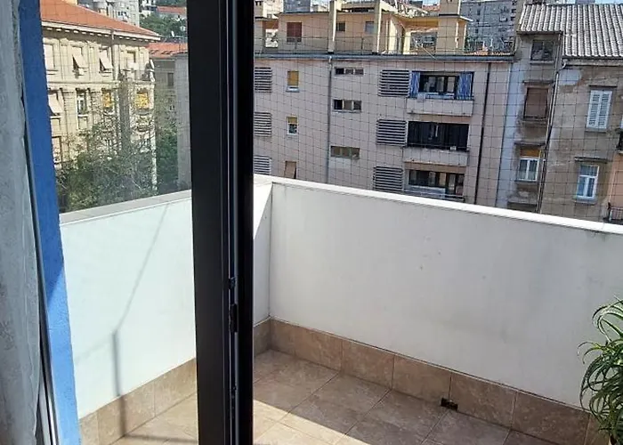 Deluxe Kristian Whit A Private Parking Apartman Rijeka