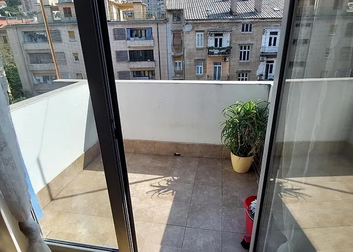 Deluxe Kristian Whit A Private Parking Apartman Rijeka